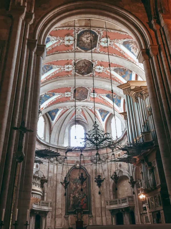 Lisbons Cathedral in Portugal, Blue Eyed Compass